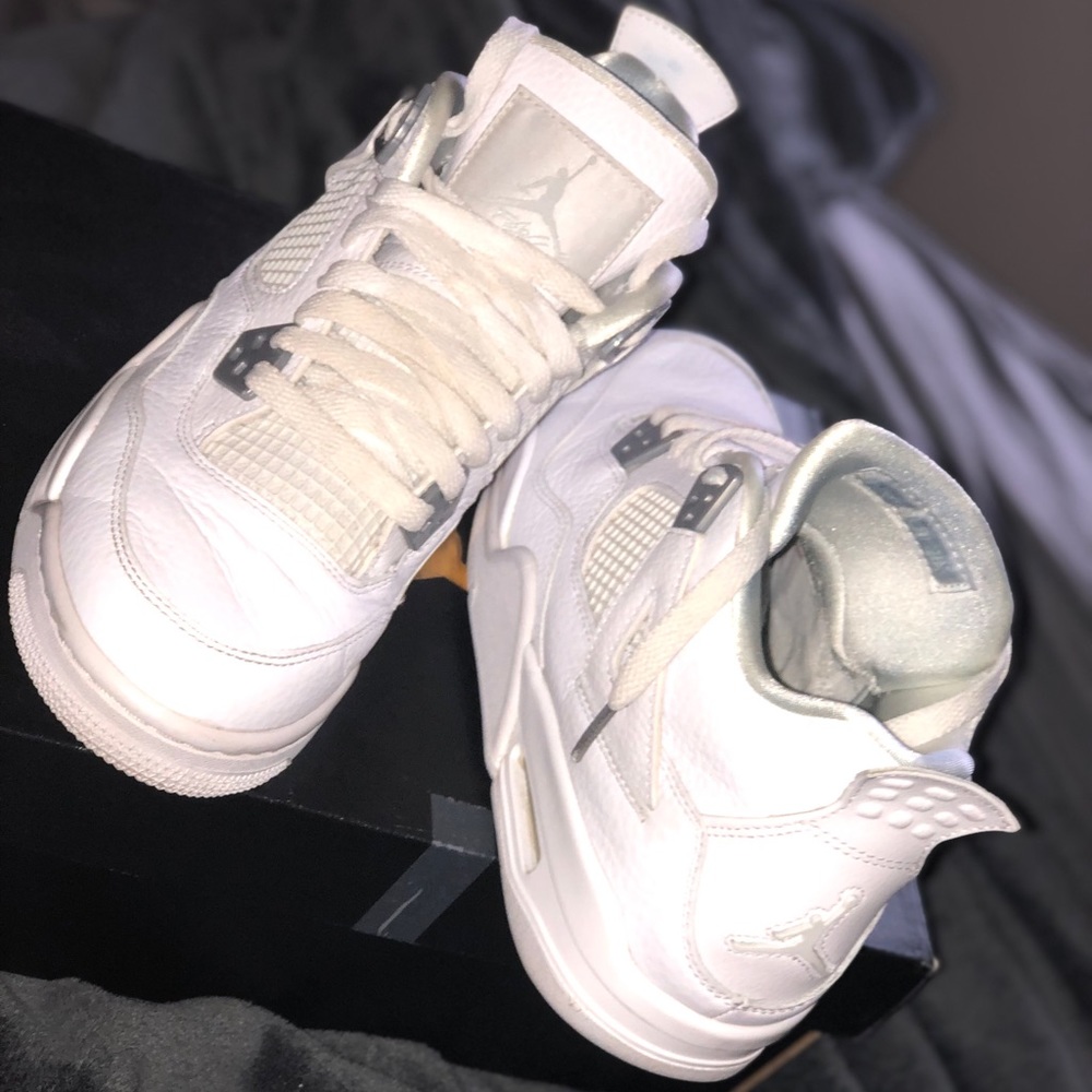 Cocaine white 4’s Jordan
